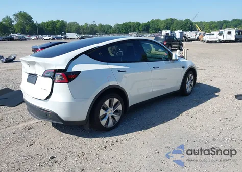 2023 Tesla Model Y Awd/Long Range Dual Motor All-Wheel Drive z USA, uszkodzony, nr VIN 7SAYGDEEXPA189018